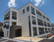 009850/築浅！鉄骨造3階建てマンション！
