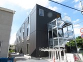 築浅！木造3階建てのコーポ！