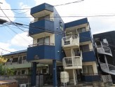 鉄骨造3階建てのマンション！
